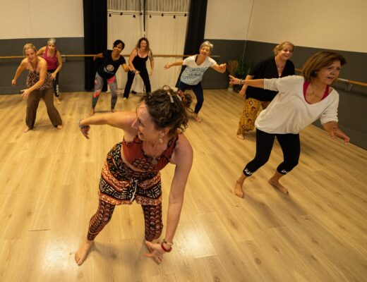 D&#x00E9;buter&#x20;la&#x20;Danse&#x20;Africaine&#x20;apr&#x00E8;s&#x20;40&#x20;ans&#x20;&#x3A;&#x20;Osez&#x20;Bouger&#x20;sans&#x20;Complexe&#x20;dans&#x20;le&#x20;Var